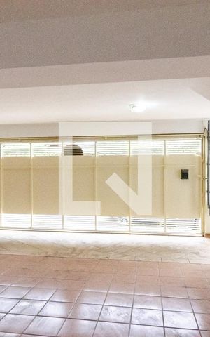 Casa à venda com 225m², 3 quartos e 4 vagas Casa à venda com 225m², 3 quartos e 4 vagasVista do Escritório 1