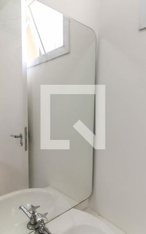 Apartamento para alugar com 32m², 1 quarto e sem vaga Apartamento para alugar com 32m², 1 quarto e sem vagaBanheiro da Suíte