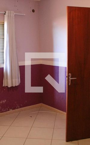 Casa à venda com 281m², 3 quartos e 3 vagas Casa à venda com 281m², 3 quartos e 3 vagasQUARTO 2 CASA DE BAIXO