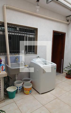 Casa à venda com 182m², 5 quartos e 3 vagasÁrea de Serviço
