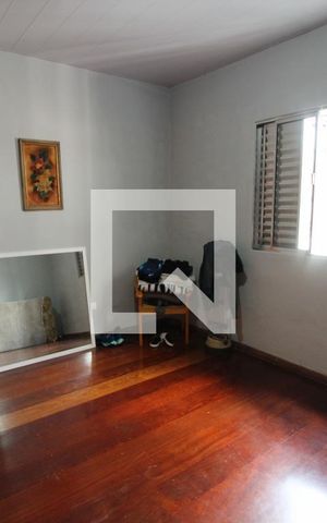 Casa à venda com 182m², 5 quartos e 3 vagasQuarto