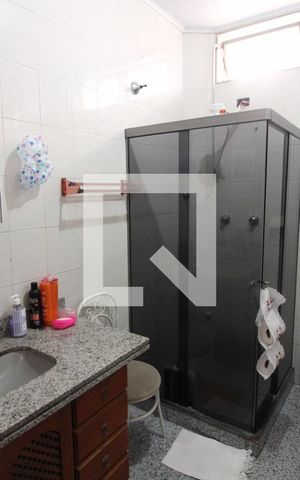 Casa à venda com 182m², 5 quartos e 3 vagasBanheiro
