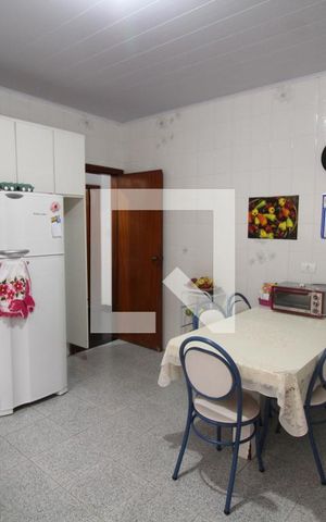 Casa à venda com 182m², 5 quartos e 3 vagasCozinha
