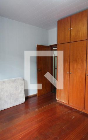 Casa à venda com 182m², 5 quartos e 3 vagasQuarto