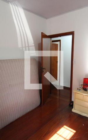 Casa à venda com 182m², 5 quartos e 3 vagasQuarto 2