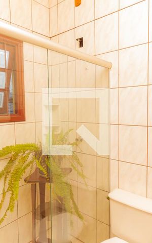 Casa à venda com 250m², 3 quartos e 1 vaga Casa à venda com 250m², 3 quartos e 1 vagaBanheiro 2