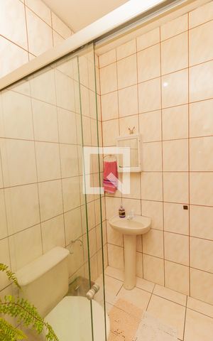 Casa à venda com 250m², 3 quartos e 1 vaga Casa à venda com 250m², 3 quartos e 1 vagaBanheiro 2