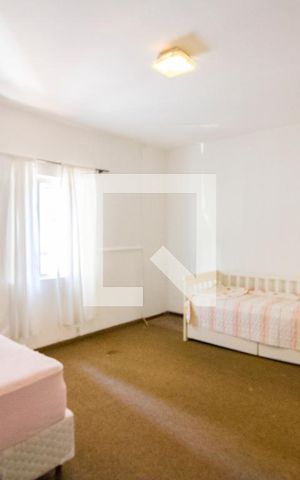 Casa à venda com 284m², 2 quartos e 2 vagas Casa à venda com 284m², 2 quartos e 2 vagasQuarto 2