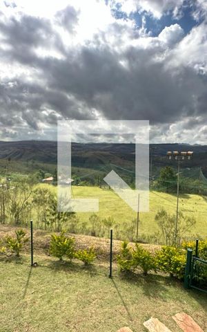 Casa de condomínio à venda com 132m², 3 quartos e 3 vagasVista