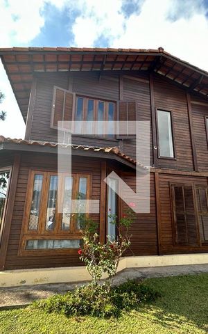 Casa de condomínio à venda com 132m², 3 quartos e 3 vagasFachada