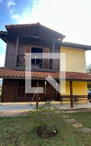 Casa de condomínio à venda com 132m², 3 quartos e 3 vagasFachada