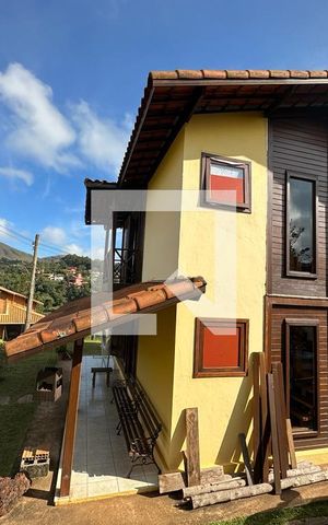 Casa de condomínio à venda com 132m², 3 quartos e 3 vagasFachada