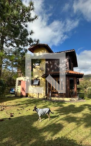 Casa de condomínio à venda com 132m², 3 quartos e 3 vagasFachada