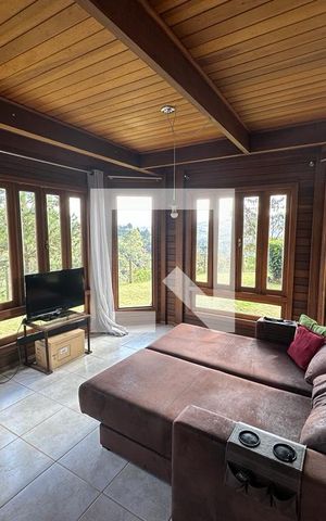 Casa de condomínio à venda com 132m², 3 quartos e 3 vagasSala