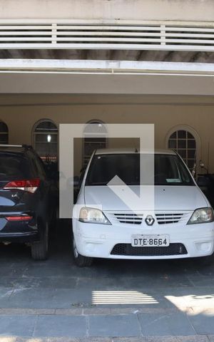 Casa à venda com 300m², 4 quartos e 2 vagasGaragem