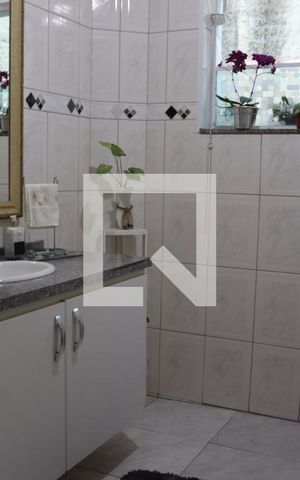 Casa à venda com 300m², 4 quartos e 2 vagasLavabo