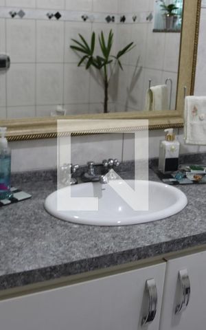 Casa à venda com 300m², 4 quartos e 2 vagasLavabo