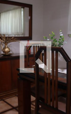 Casa à venda com 300m², 4 quartos e 2 vagasCopa