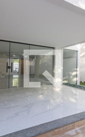 Casa de condomínio à venda com 467m², 4 quartos e 3 vagas Casa de condomínio à venda com 467m², 4 quartos e 3 vagasÁrea Gourmet
