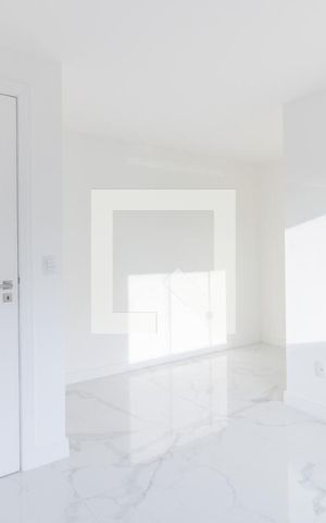 Casa de condomínio à venda com 467m², 4 quartos e 3 vagas Casa de condomínio à venda com 467m², 4 quartos e 3 vagasSuíte 2