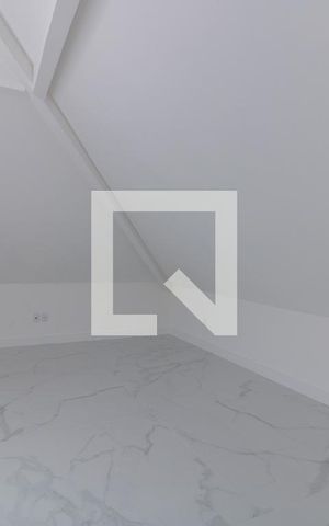 Casa de condomínio à venda com 467m², 4 quartos e 3 vagas Casa de condomínio à venda com 467m², 4 quartos e 3 vagasSala (Sótão)
