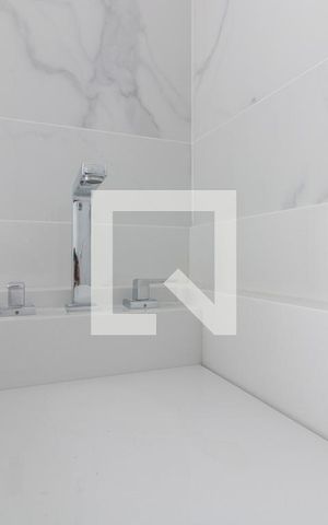 Casa de condomínio à venda com 467m², 4 quartos e 3 vagas Casa de condomínio à venda com 467m², 4 quartos e 3 vagasBanheiro Social (Primeiro andar)