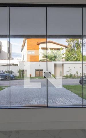 Casa de condomínio à venda com 467m², 4 quartos e 3 vagas Casa de condomínio à venda com 467m², 4 quartos e 3 vagasSala de TV