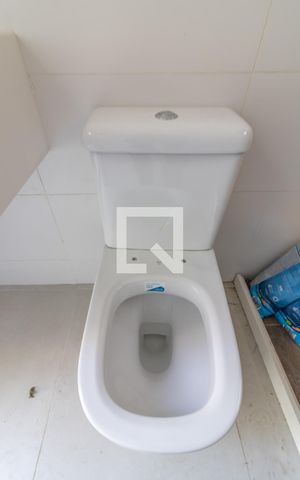 Casa de condomínio à venda com 467m², 4 quartos e 3 vagas Casa de condomínio à venda com 467m², 4 quartos e 3 vagasBanheiro externo