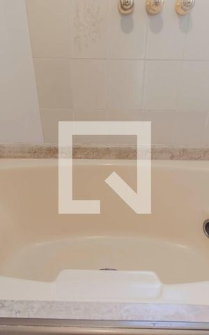 Apartamento à venda com 95m², 3 quartos e 2 vagas Apartamento à venda com 95m², 3 quartos e 2 vagasBanheiro da Suíte