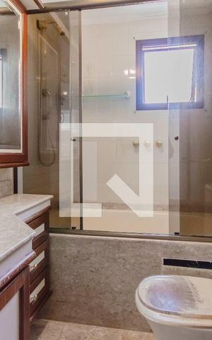Apartamento à venda com 95m², 3 quartos e 2 vagas Apartamento à venda com 95m², 3 quartos e 2 vagasBanheiro da Suíte