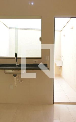 Casa à venda com 110m², 3 quartos e 2 vagasCozinha 