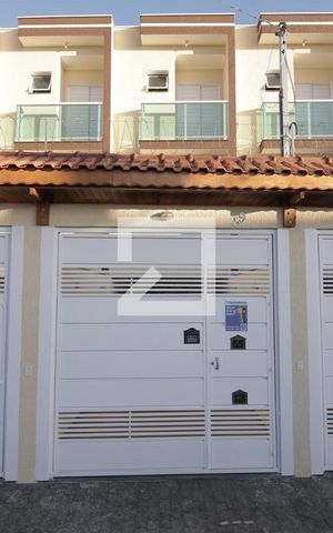 Casa à venda com 110m², 3 quartos e 2 vagasFachada