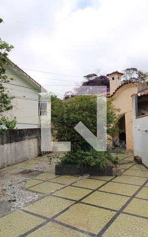 Casa à venda com 300m², 3 quartos e 2 vagasÁrea de Serviço