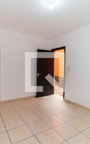 Casa para alugar com 80m², 1 quarto e 1 vaga Casa para alugar com 80m², 1 quarto e 1 vagaSala