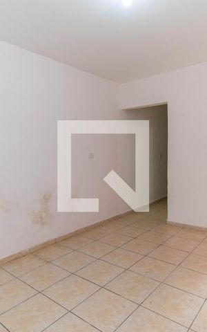 Casa para alugar com 80m², 1 quarto e 1 vaga Casa para alugar com 80m², 1 quarto e 1 vagaSala