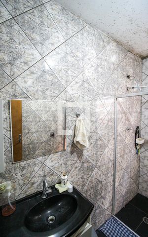 Casa à venda com 360m², 4 quartos e 2 vagas Casa à venda com 360m², 4 quartos e 2 vagasBanheiro 3