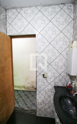 Casa à venda com 360m², 4 quartos e 2 vagas Casa à venda com 360m², 4 quartos e 2 vagasBanheiro 3