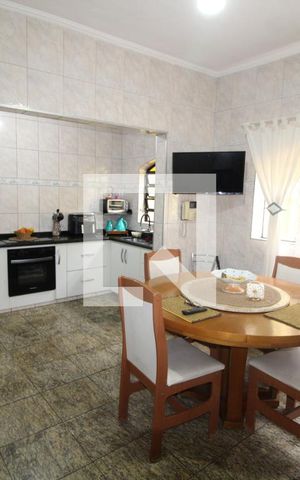 Casa à venda com 130m², 5 quartos e 3 vagasCozinha