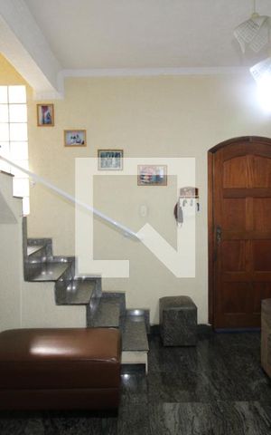 Casa à venda com 130m², 5 quartos e 3 vagasSala