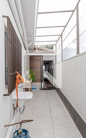 Casa à venda com 296m², 3 quartos e 3 vagas Casa à venda com 296m², 3 quartos e 3 vagasÁrea de Serviço Casa 2