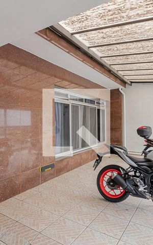 Casa à venda com 296m², 3 quartos e 3 vagas Casa à venda com 296m², 3 quartos e 3 vagasGaragem