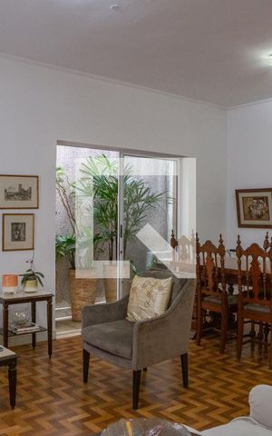 Casa para alugar com 300m², 3 quartos e 4 vagas Casa para alugar com 300m², 3 quartos e 4 vagasSala