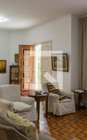 Casa para alugar com 300m², 3 quartos e 4 vagas Casa para alugar com 300m², 3 quartos e 4 vagasSala