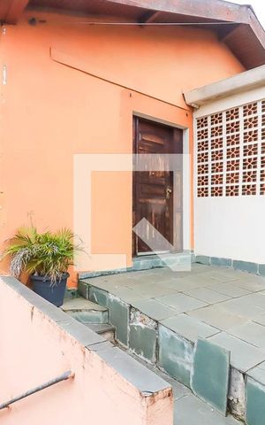 Casa à venda com 160m², 4 quartos e 3 vagas Casa à venda com 160m², 4 quartos e 3 vagasEntrada