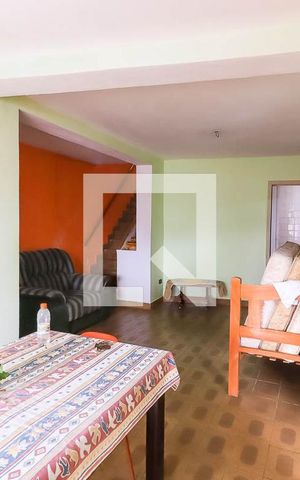 Casa à venda com 160m², 4 quartos e 3 vagas Casa à venda com 160m², 4 quartos e 3 vagasSala 2