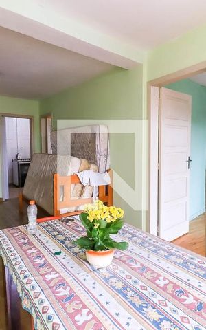 Casa à venda com 160m², 4 quartos e 3 vagas Casa à venda com 160m², 4 quartos e 3 vagasSala 2