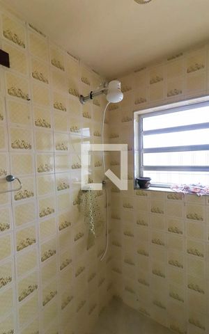 Casa à venda com 160m², 4 quartos e 3 vagas Casa à venda com 160m², 4 quartos e 3 vagasBanheiro 2