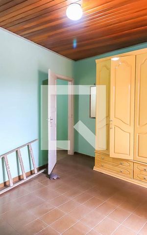 Casa à venda com 160m², 4 quartos e 3 vagas Casa à venda com 160m², 4 quartos e 3 vagasQuarto 2