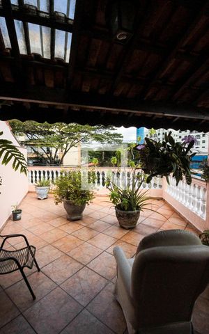 Casa à venda com 220m², 3 quartos e 3 vagas Casa à venda com 220m², 3 quartos e 3 vagasVaranda do Quarto
