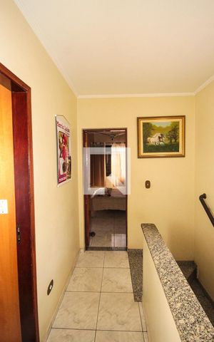 Casa à venda com 220m², 3 quartos e 3 vagas Casa à venda com 220m², 3 quartos e 3 vagasQuarto